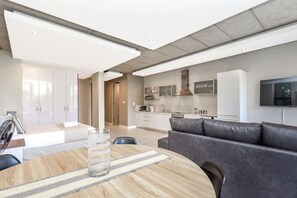 Interior - Melrose on Oak | Sleek City Apartment Retreat (Johannesburg)