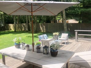 Outdoor dining - Sag Harbor Village 3BR Stylish Retreat Near Shinnecock US Open - walk beach/town (Sag Harbor)