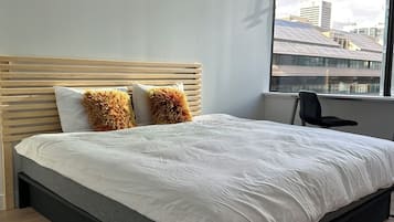 1 bedroom, desk, free WiFi, bed sheets