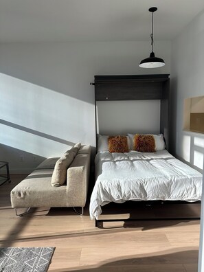 Room - Curated Comfort: 1BR Loft | King+Double Beds (Vancouver)