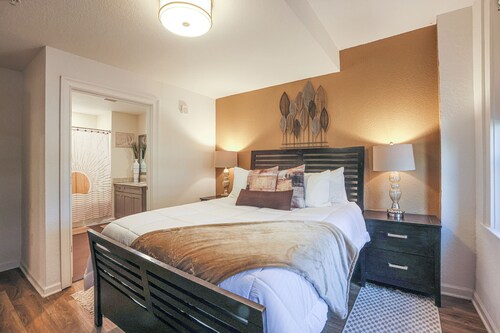 2-Bedroom Downtown apartment in wonderful Columbia with AC and fitness room