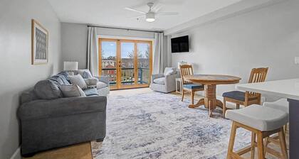 Premier St Elmo Unit w Large Balcony over Park
