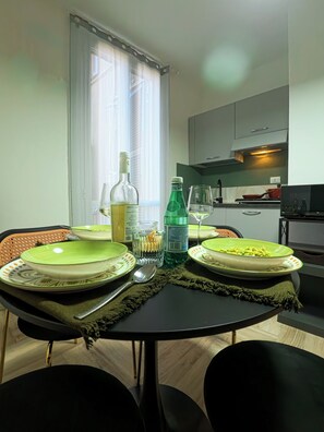 Dining - Modern Comfy Stay with Balconies, Free Parking & Easy Access to the Cinque Terre (La Spezia)