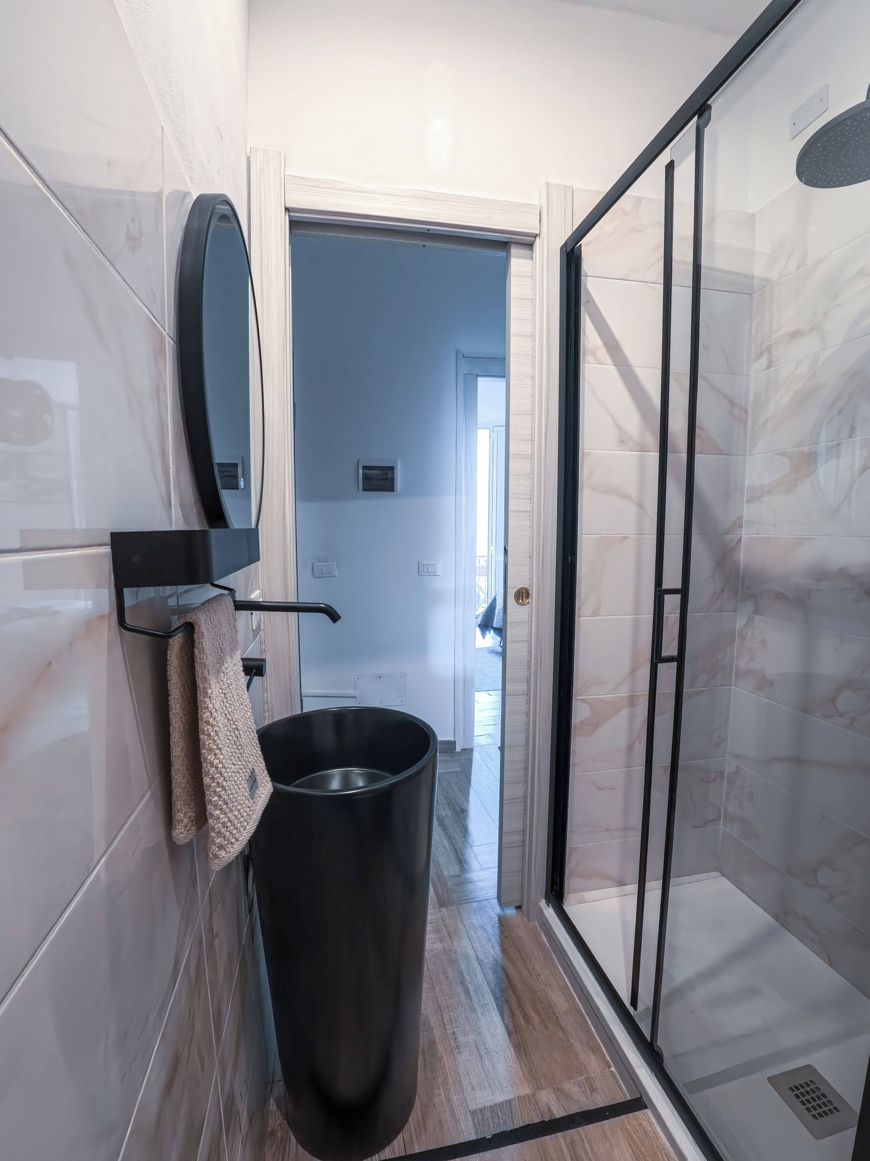 Ducha, secador de pelo, bidet, toallas
