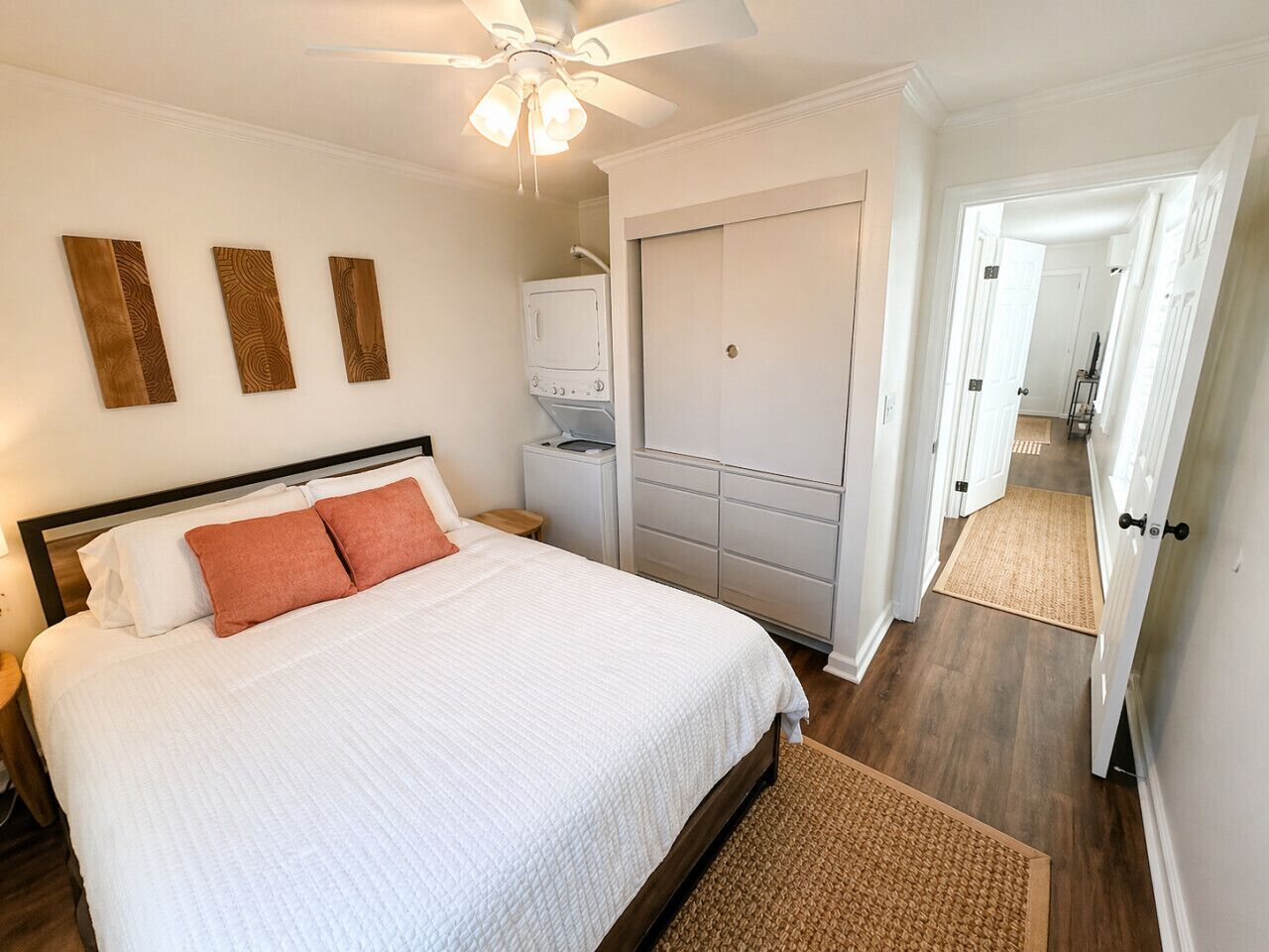 1 chambre, fer et planche à repasser, Wi-Fi, literie fournie