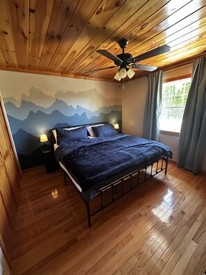 Room - Theater & Game Rooms! Hot Tub! Outdoor Dining! Pool Table! Resort Pool! Arcade! (Sevierville)