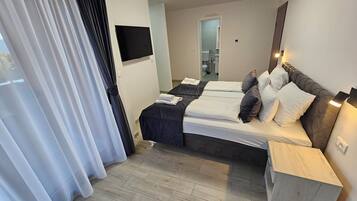 1 bedroom, iron/ironing board, travel crib, WiFi
