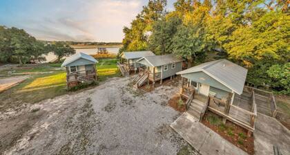 Gil’s Kingfish Cottage! Ocean Springs Waterfront!