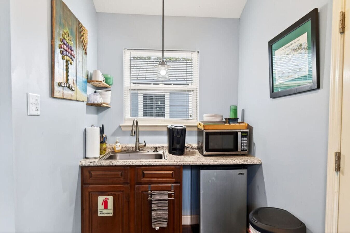 Microwave, coffee/tea maker