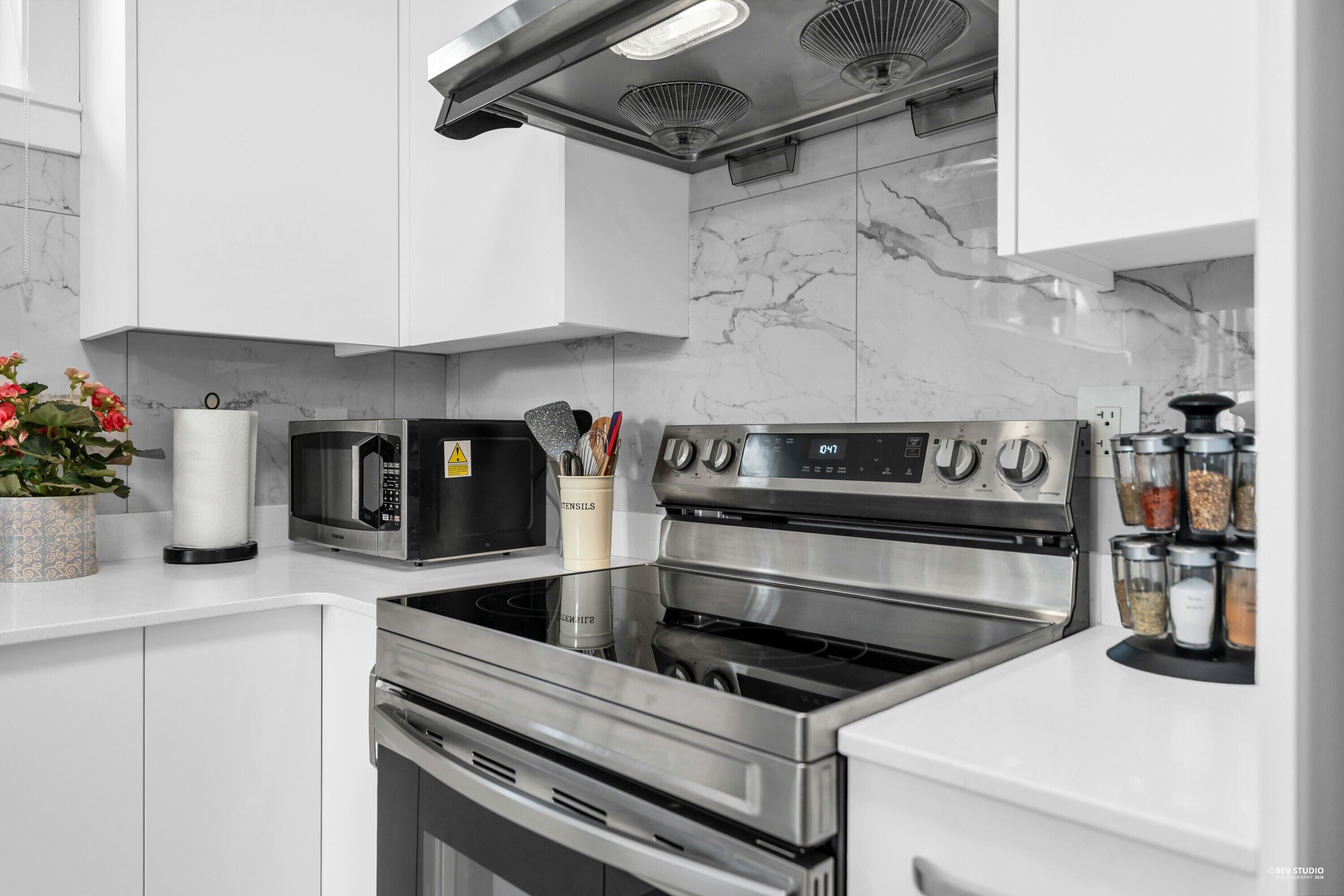 Micro-ondes, four, plaque de cuisson, lave-vaisselle