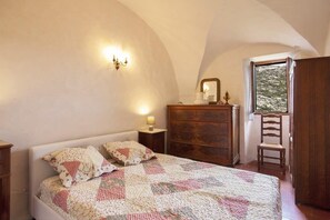 1 bedroom, iron/ironing board, bed sheets - Casuccia – Appartement de charme au cœur du Nebbiu (Santo-Pietro-di-Tenda)