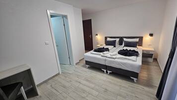 1 bedroom, iron/ironing board, travel cot, WiFi