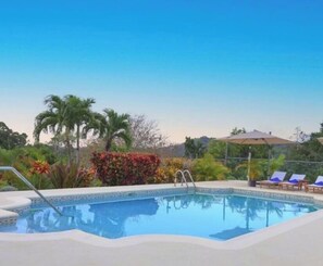 Pool - The Cedars Estate – Where Love Grows ❤️ (Labyrinth)