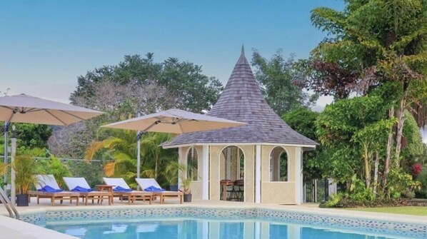 Pool - The Cedars Estate – Where Love Grows ❤️ (Labyrinth)