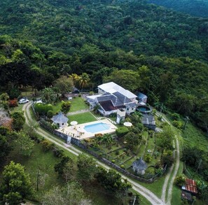 Exterior - The Cedars Estate – Where Love Grows ❤️ (Labyrinth)