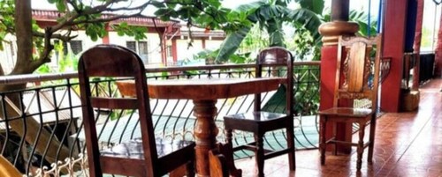 AMA is 2 floor levels unit in a 4 storey building,3 BR, 2 Bath in Sevilla Norte
