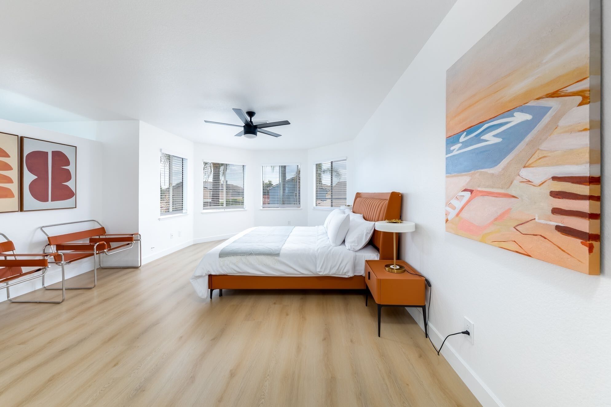 4 habitaciones, tabla de planchar con plancha y wifi gratis 