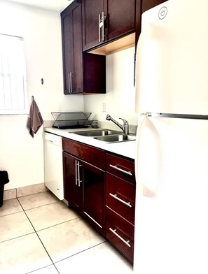 Microwave, dishwasher, coffee/tea maker, electric kettle - Beach Apartment Sunny Isles Steps from the Beach (Sunny Isles Beach)
