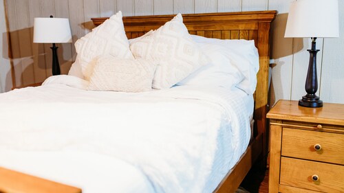 Stunning Chalet at Whispering Springs