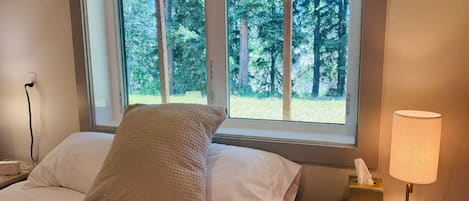 2 chambres, fer et planche à repasser, Wi-Fi, draps fournis