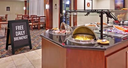 Convenient Queen Studio w/ Full Kitchen Nr Buffalo