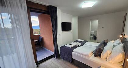 1BDR apartment, shared pool, kitchen, balcony, C23