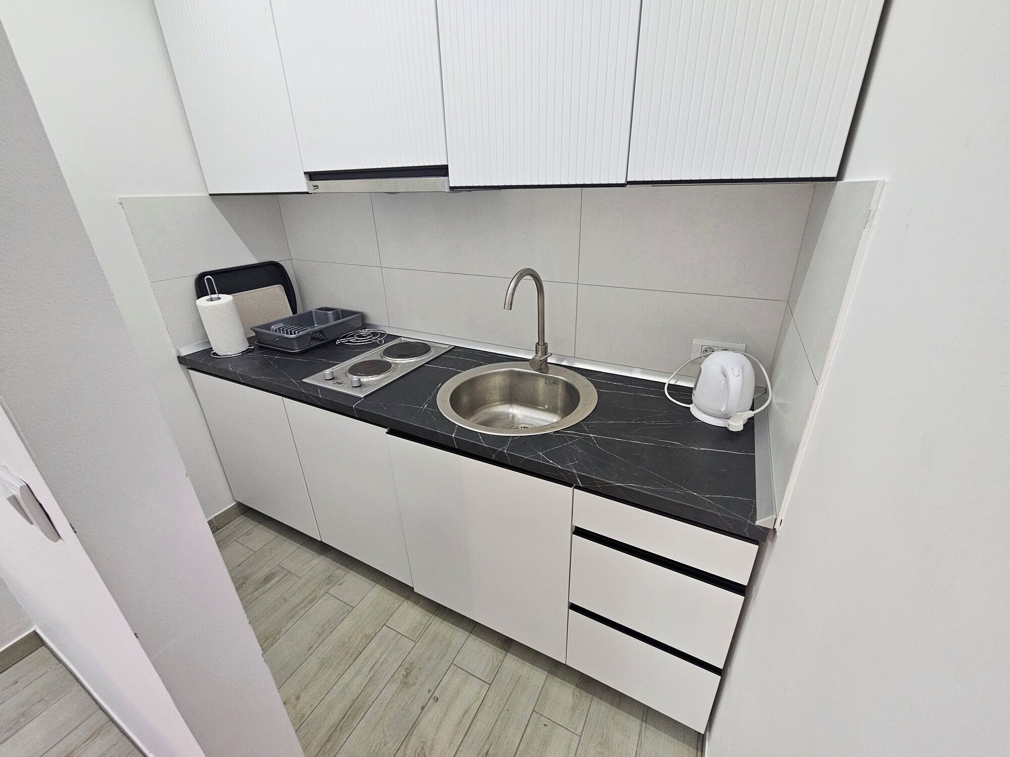 Fridge, microwave, stovetop, electric kettle