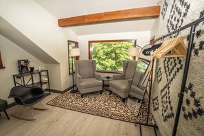 Interior - Downtown getaway home, big yard and one block from all the action (Talkeetna)
