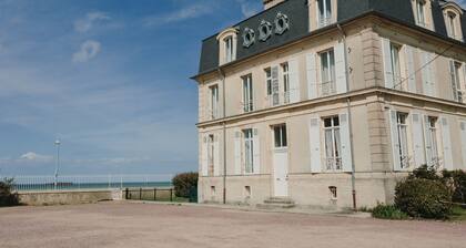 TinyBeach, a seafront studio in Asnelles