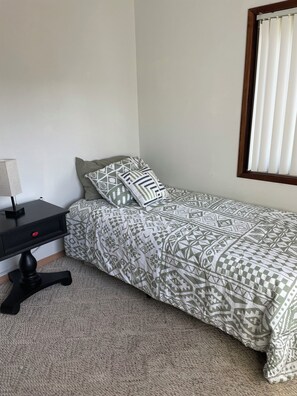 WiFi, bed sheets