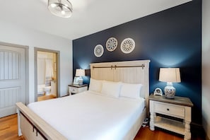 2 bedrooms, WiFi, bed sheets - Stylish 2BDR Condo with Summer Pool (The Blue Mountains)