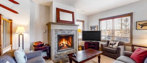 TV, fireplace