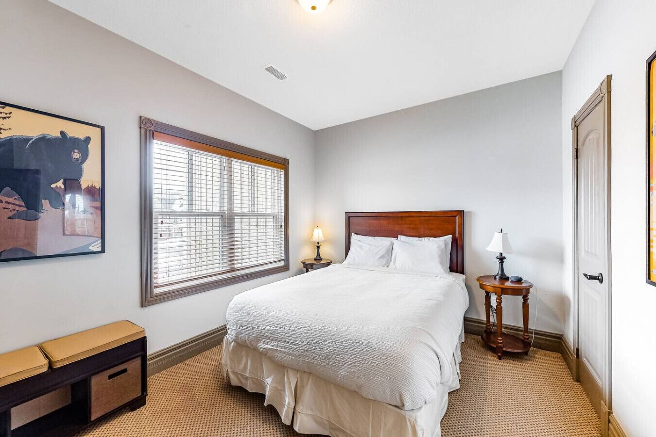 4 bedrooms, desk, iron/ironing board, WiFi
