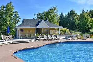 Pool - Family Retreat with Summer Pool & Golf (The Blue Mountains)