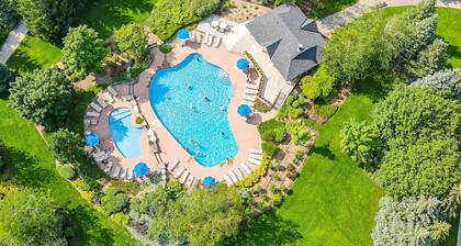 3BDR Condo on Golf Course, Near Village