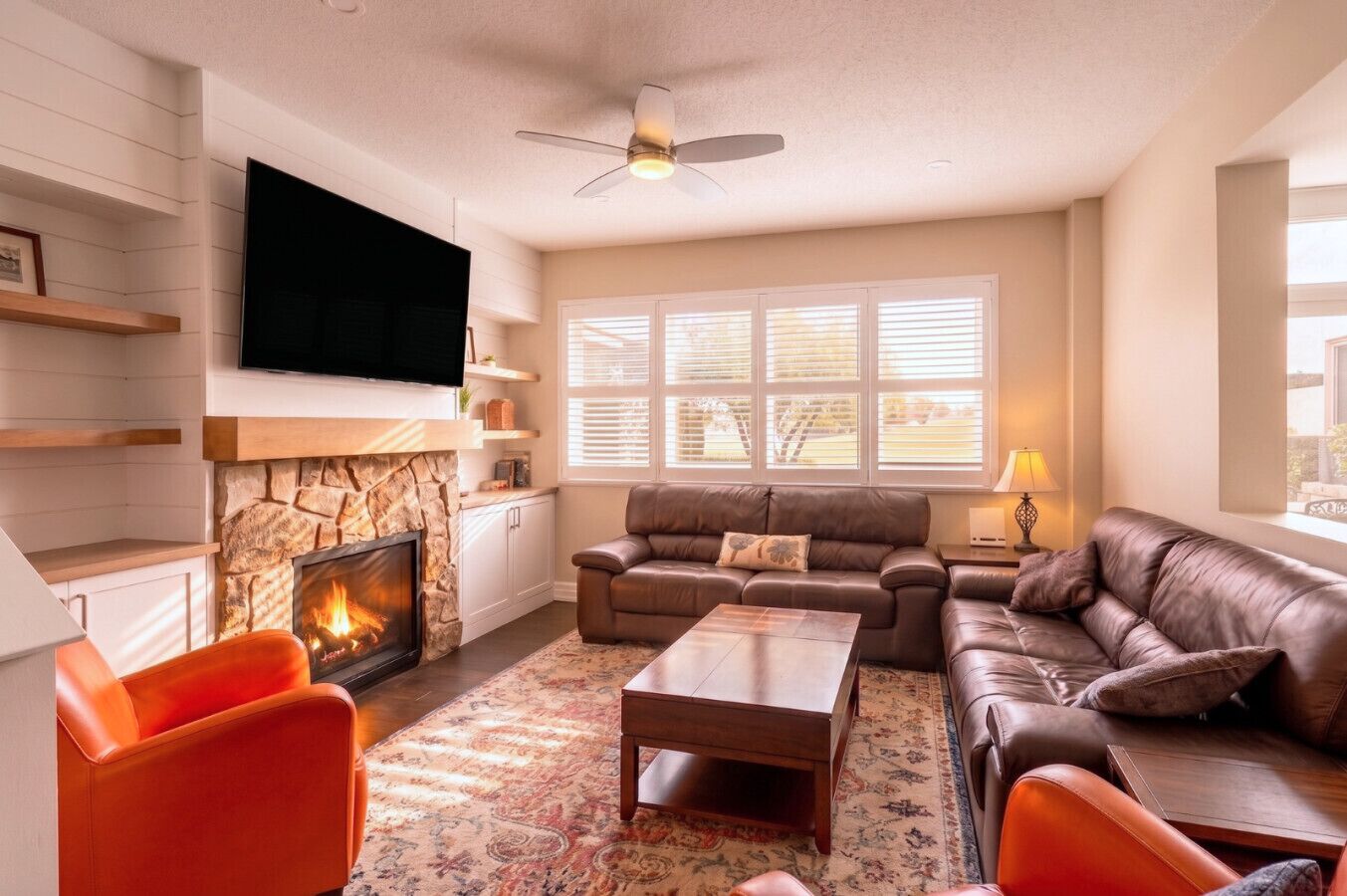TV, fireplace