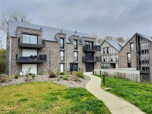 Exterior - Vrbo Property (DINARD)