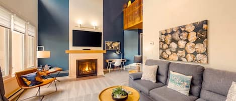 TV, fireplace