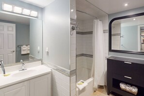 Towels - Ground Floor Home, Steps to Blue Mtn Village (The Blue Mountains)