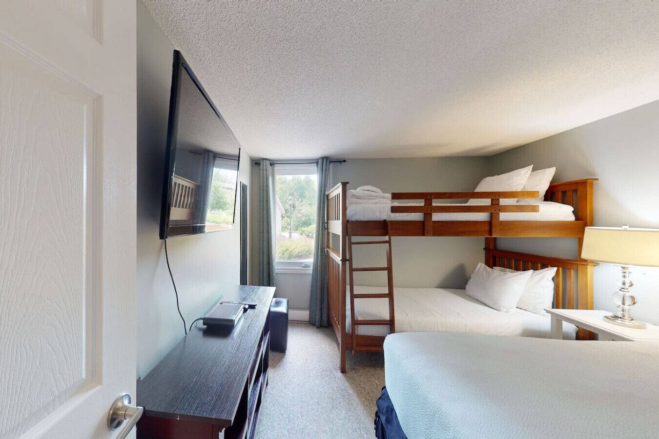3 bedrooms, WiFi, bed sheets