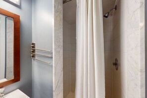 Towels - Ground Floor Home, Steps to Blue Mtn Village (The Blue Mountains)
