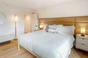 3 bedrooms, WiFi, bed sheets - Luxury 3BDR Mountain Side Getaway, Steps to Blue! (The Blue Mountains)