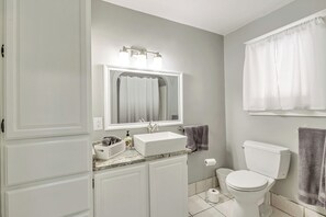 Shower, towels, soap, toilet paper - Cozy 2-bedroom main level of home, sleeps up to 6! (Provo)