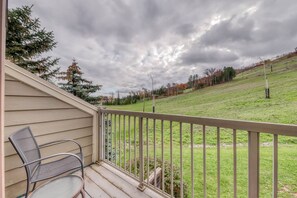 Property grounds - Renovated 3BDR Family Condo | Slope-Side at Blue! (The Blue Mountains)