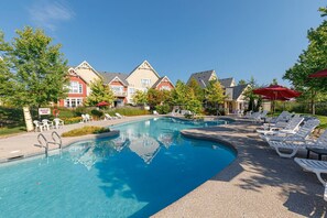 Pool - Monterra Muse: Golf Views + Walk to Village (The Blue Mountains)