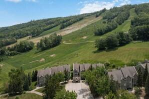 Exterior - Mountain Retreat | Hillside & Mins to BM Village (The Blue Mountains)