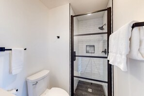 Towels - Par-Perfect Retreat w/ Pool & Private Patio (The Blue Mountains)