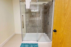 Towels - Spacious Mountain Home, Mins to BM Village! (The Blue Mountains)