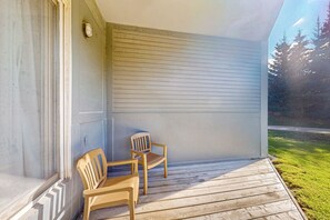 Terrace/patio - Ground-Floor Steps to Blue Mountain Home for 4 (The Blue Mountains)