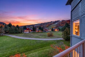 Property grounds - 3BDR Condo | Mountain Side & Mins to Blue! (The Blue Mountains)